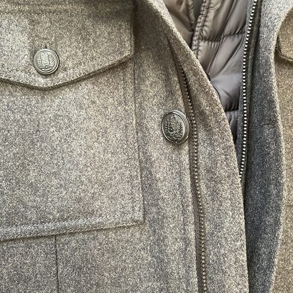 Guess insulated Winter Jacket- New Condition Sz L - Picture 3 of 12